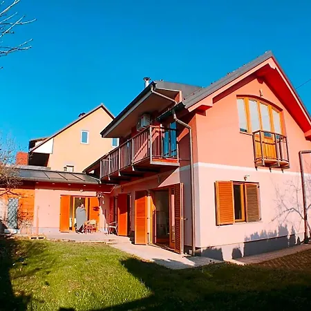 Buzahouse